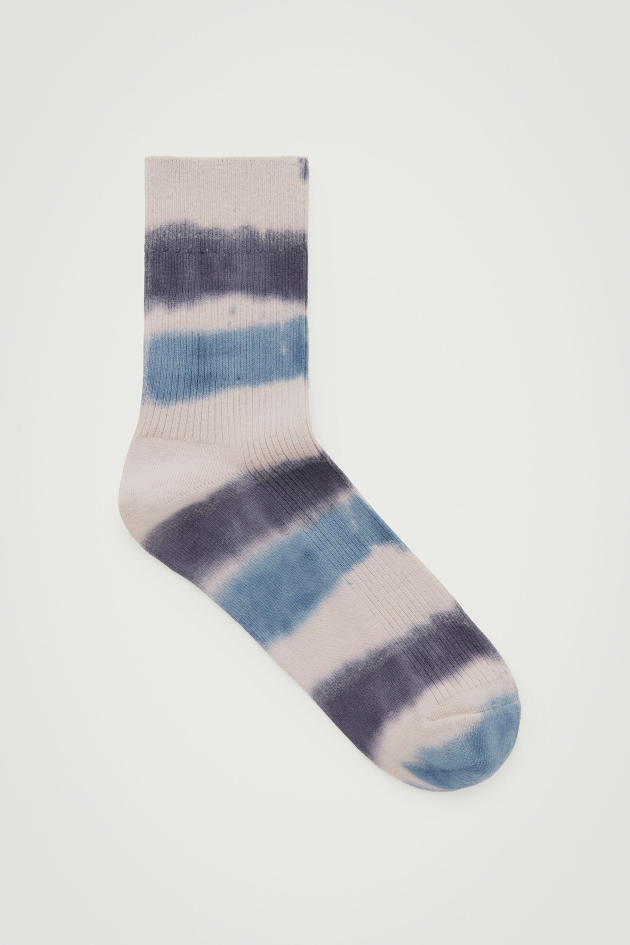 

Ребристые носки с эффектом tie-dye COS, белый/синий