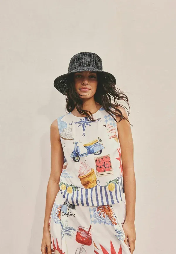 Блуза Regular fit Next, модель shell top, кремово-красный принт карта