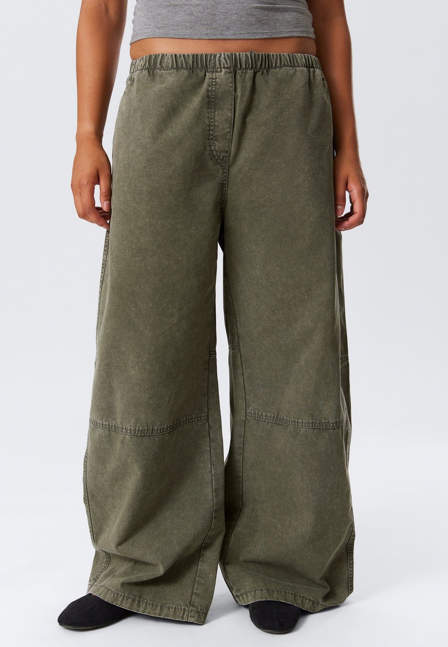 

Брюки Weekday LOW RISE BAGGY WASHED, Washed Dark Khaki Green/Khaki