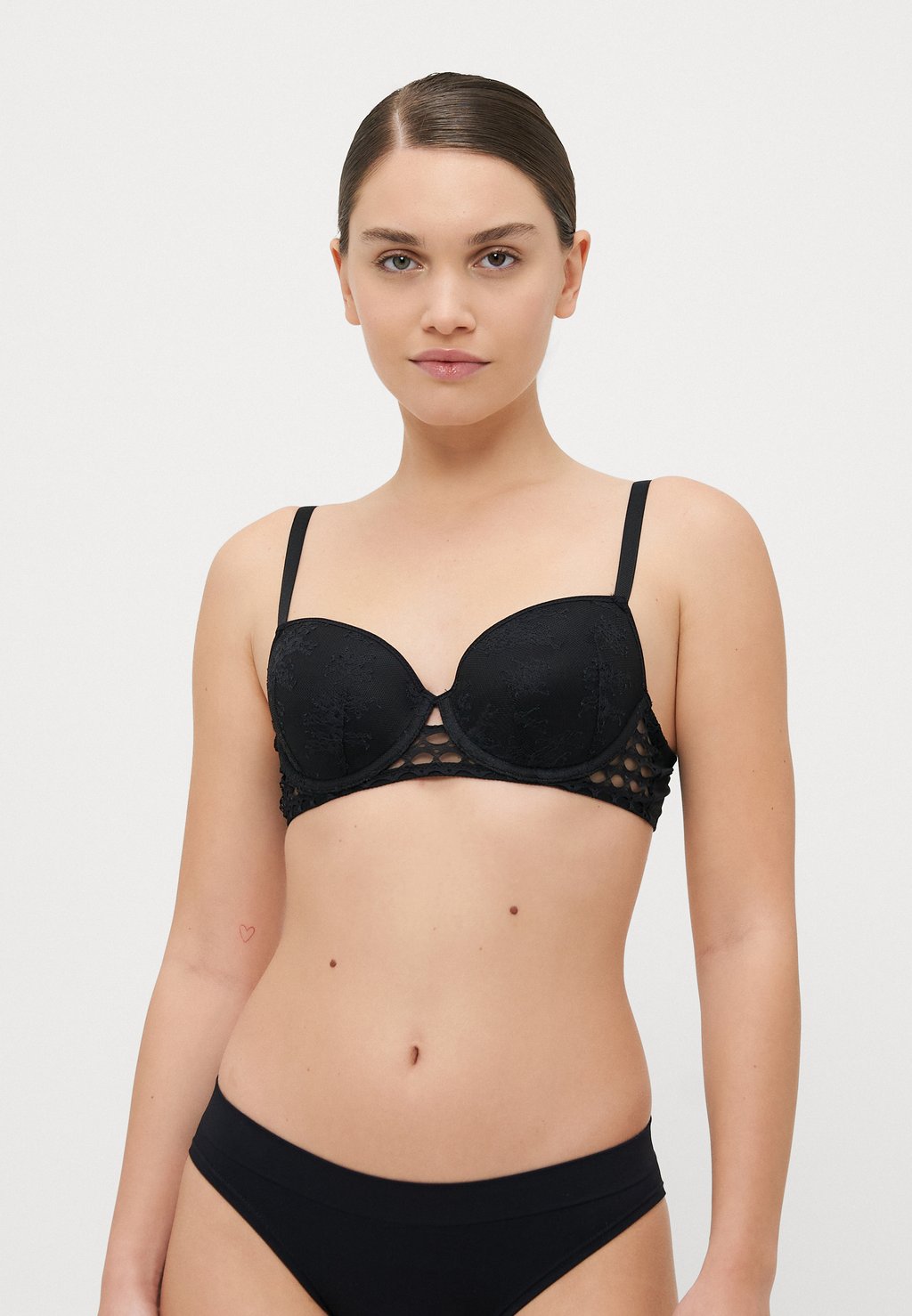 

Бюстгальтер на косточках HALF CUP BRA Chantelle, черный