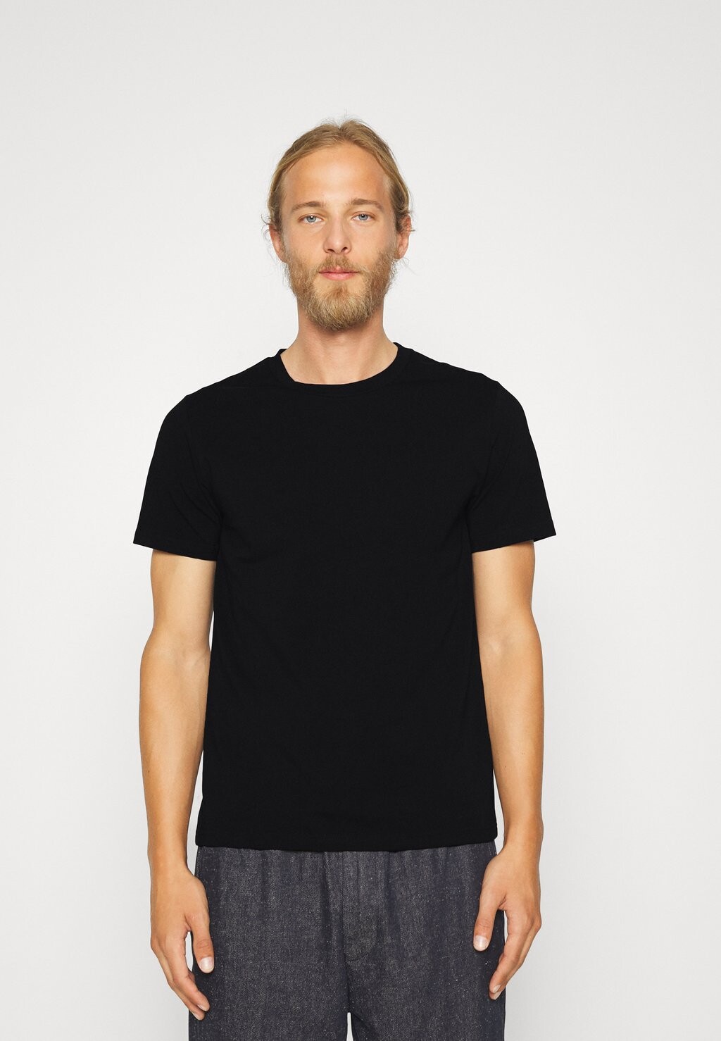 

Футболка с принтом TEE Filippa K, цвет black