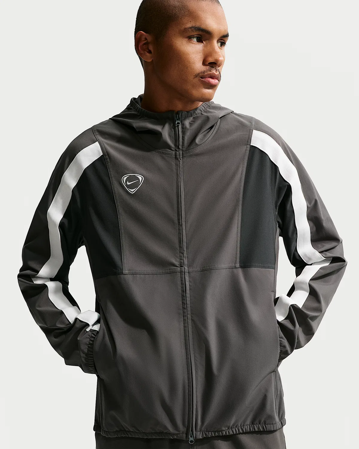 Мужская ветровка Nike Energy Repel Soccer Woven, Medium Ash/Off Noir/Summit White/Summit White