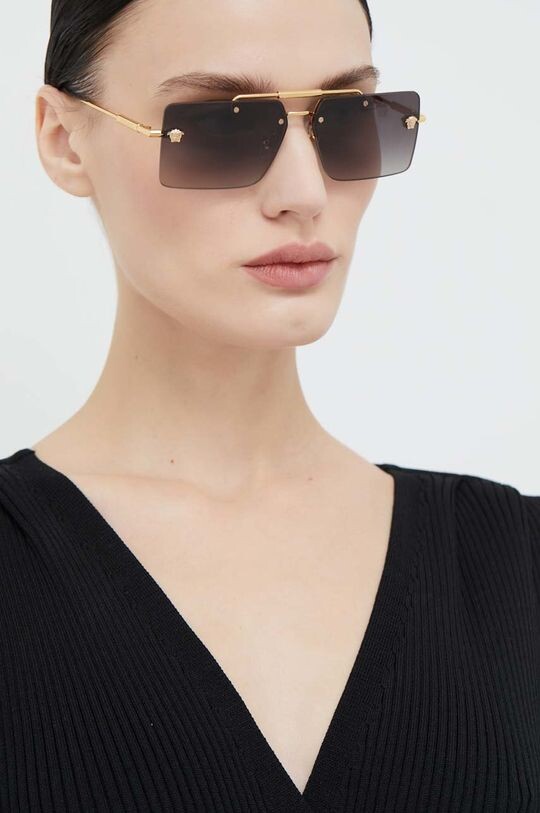 

Солнцезащитные очки Versace, золотой