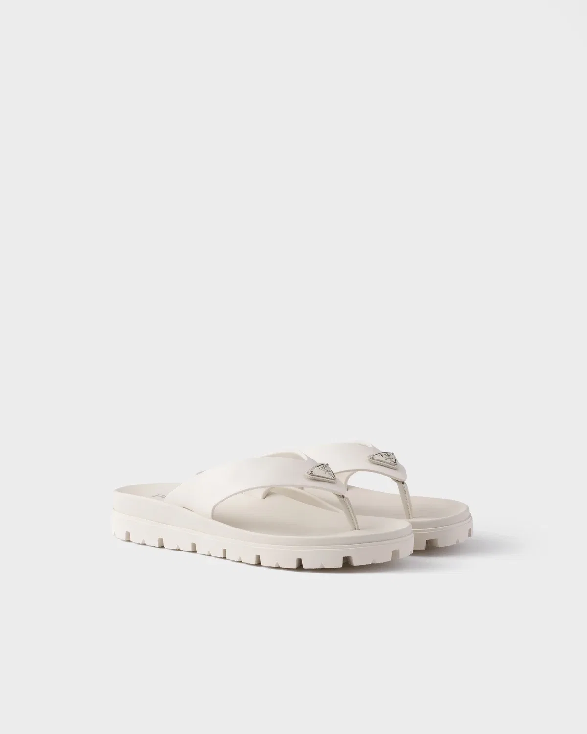 Резиновые сандалии-стринги Prada, белый