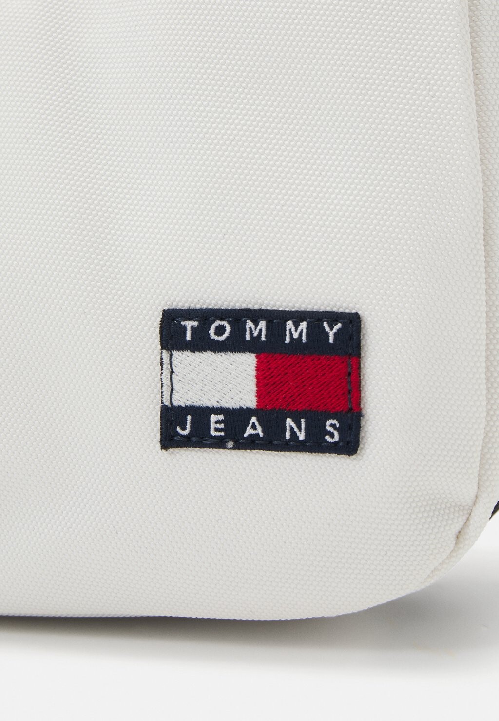 

Сумка через плечо DAILY SHOULDER BAG Tommy Hilfiger, белый