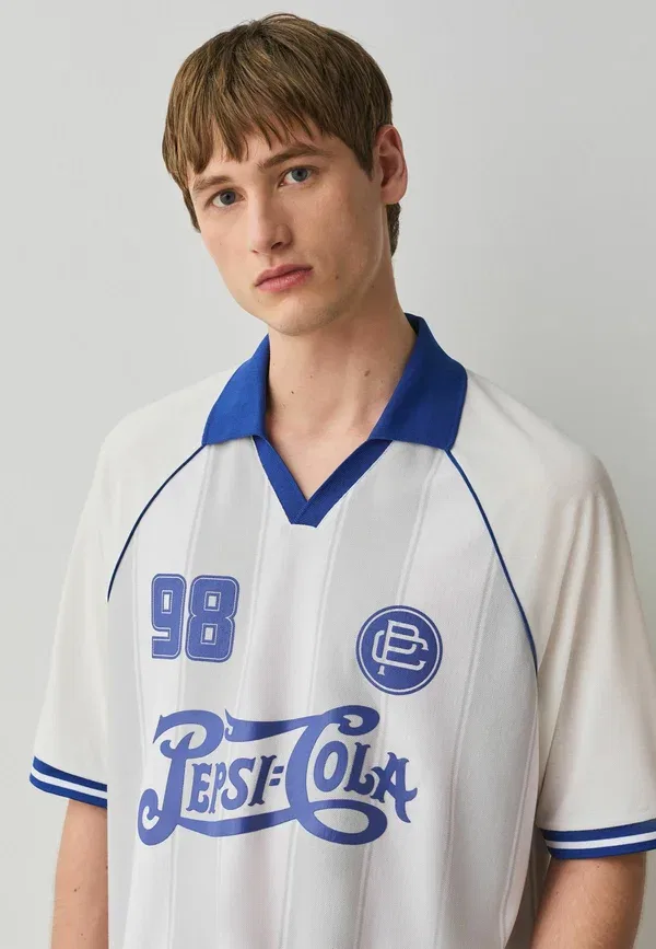 Футбольное поло Regular fit, бренд Next, модель polo shirt, белый — фото 4