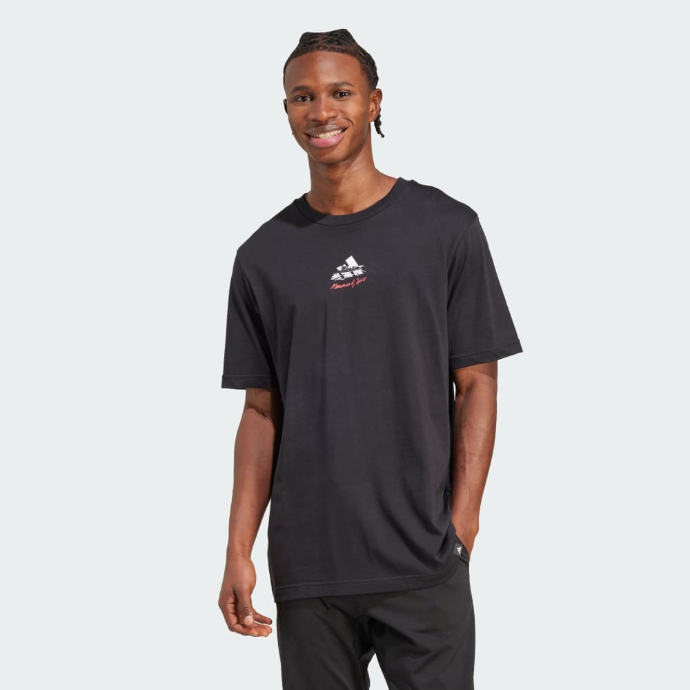 

Футболка Adidas Memories Of Sport Gallery Graphic Tee, черный