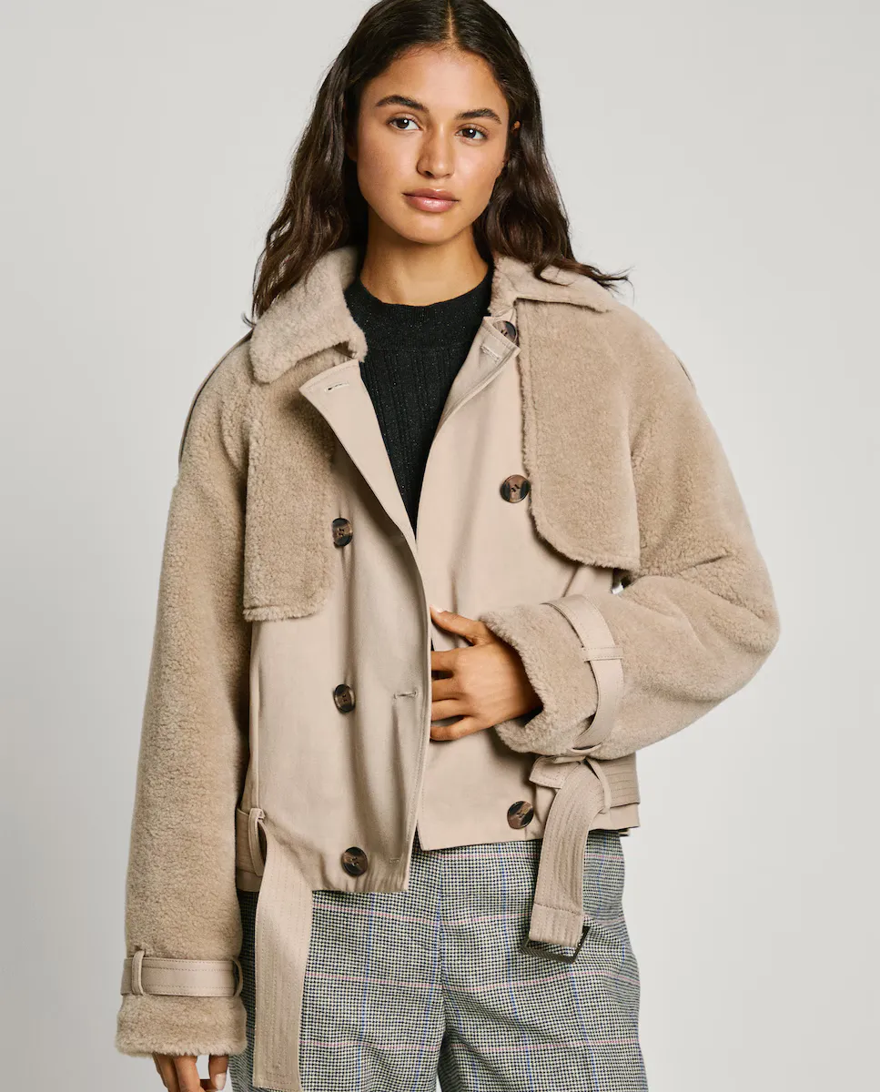 

Короткий женский тренчкот с деталями из овчины Pepe Jeans, бежевый