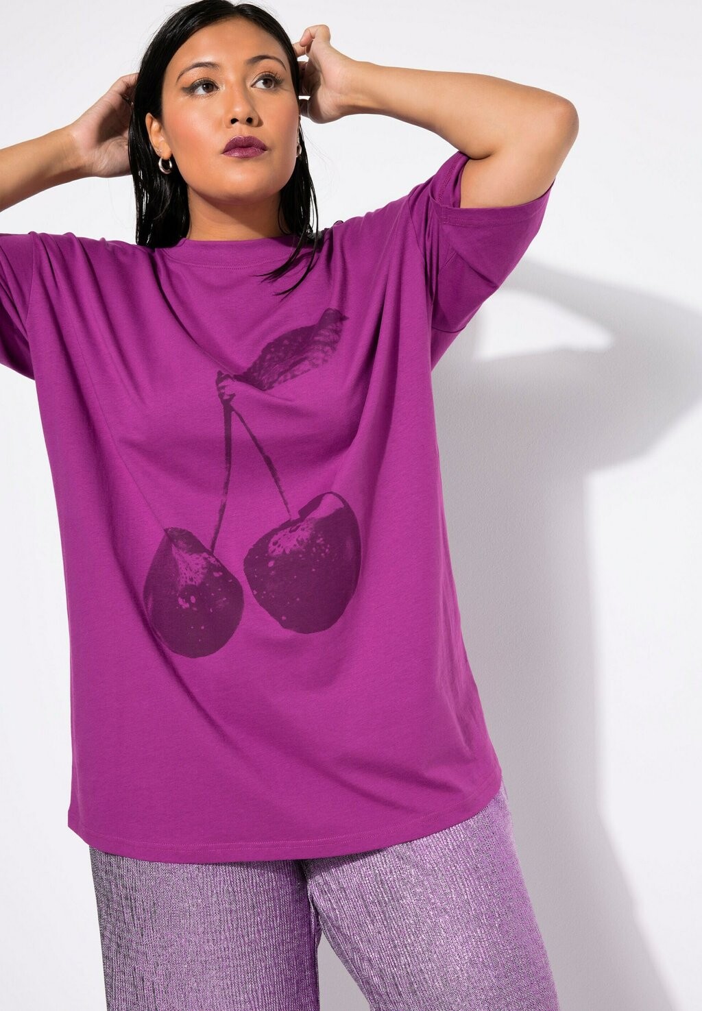 

Футболка с принтом OVERSIZED CHERRY PRINT Studio Untold, розовый