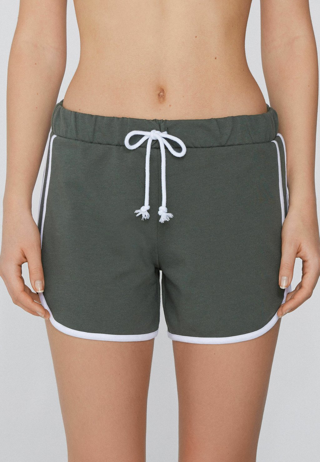 

Шорты MIT PASPELIERUNG - Tracksuit bottoms Tezenis, светло-зеленый