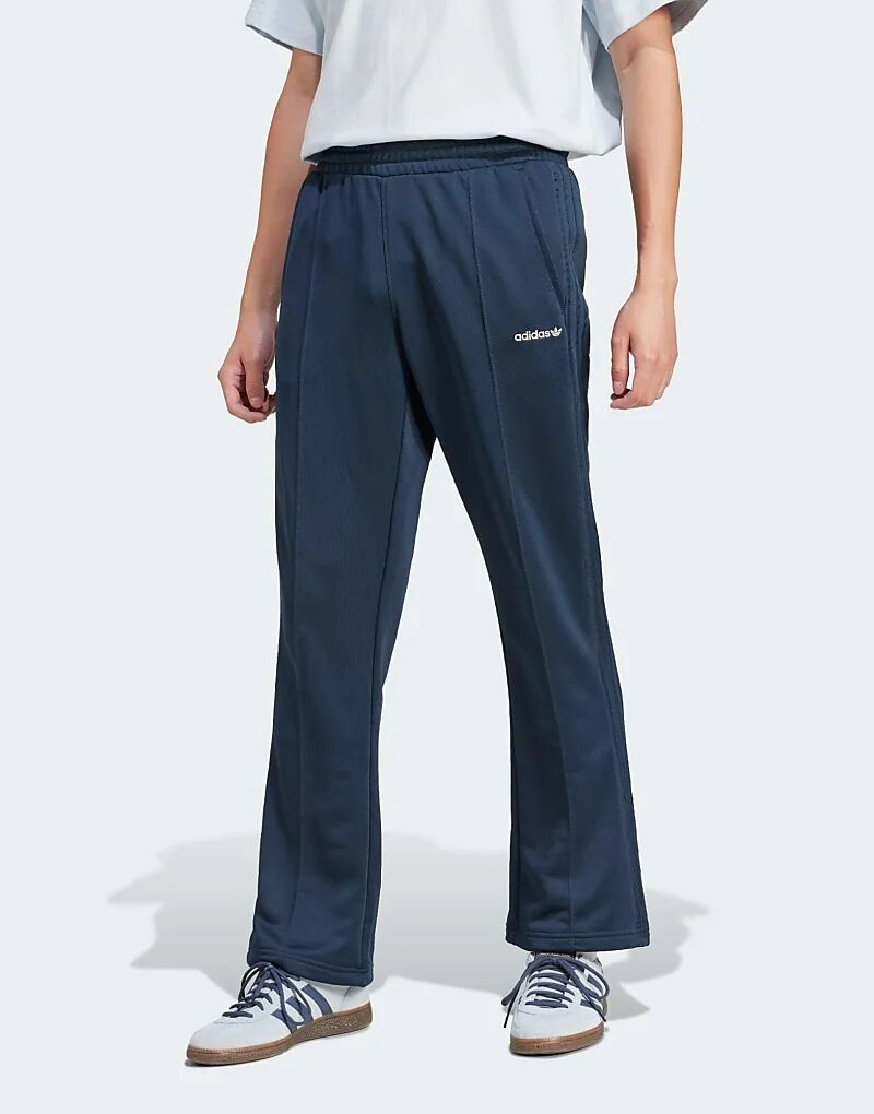

Расклешенные брюки синего цвета adidas Originals