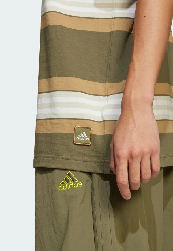 Футболка с графическим принтом Adidas Originals, Olive Strata — фото 4