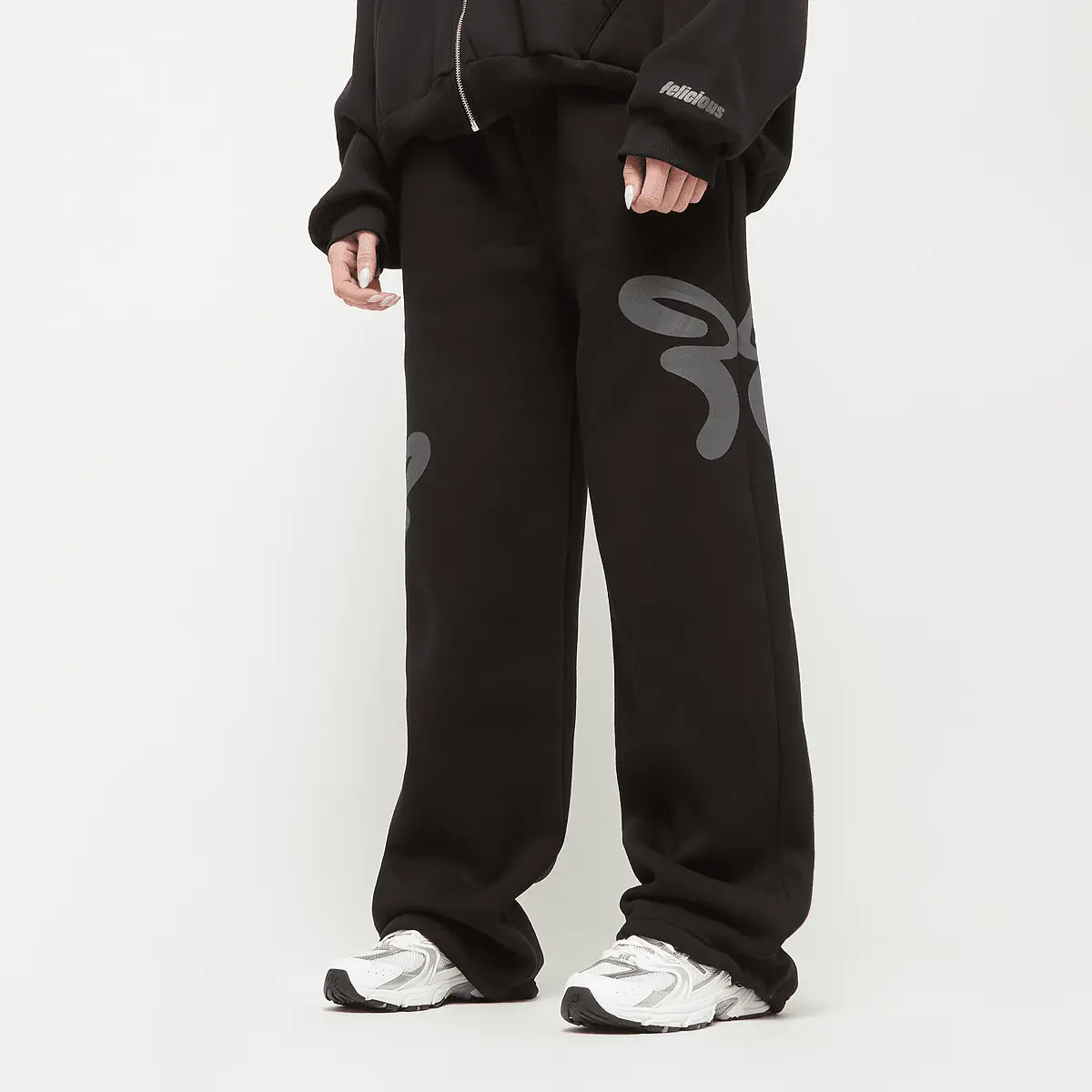 

Спортивные брюки Felicious Oversized Sweatpants, черный