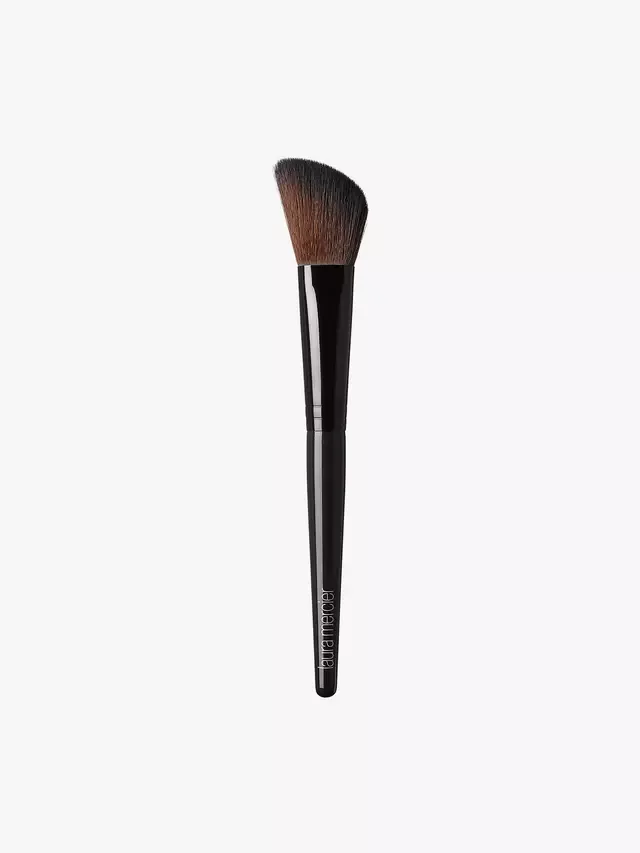 Кисть для окрашивания щек под углом Laura Mercier