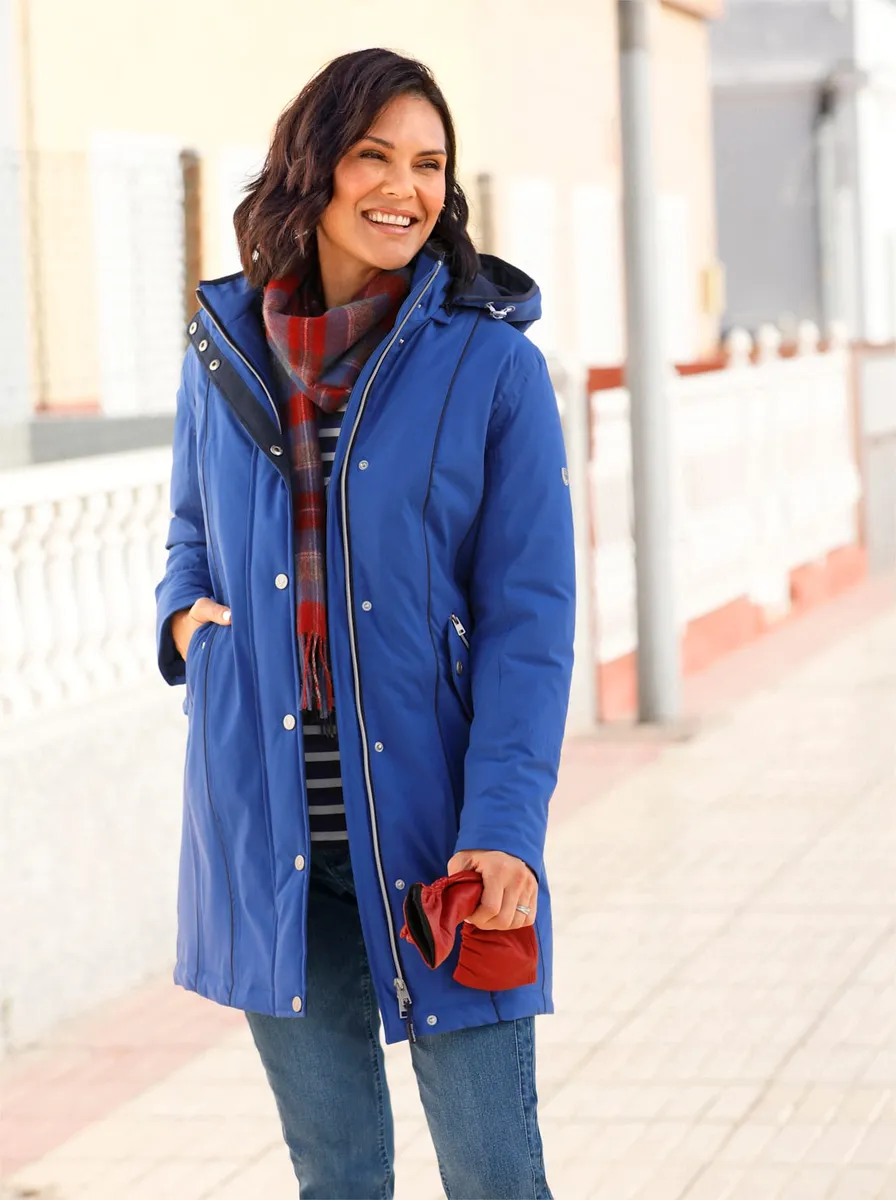 

Повседневный вид. Функциональная куртка с капюшоном Casual Looks, синий