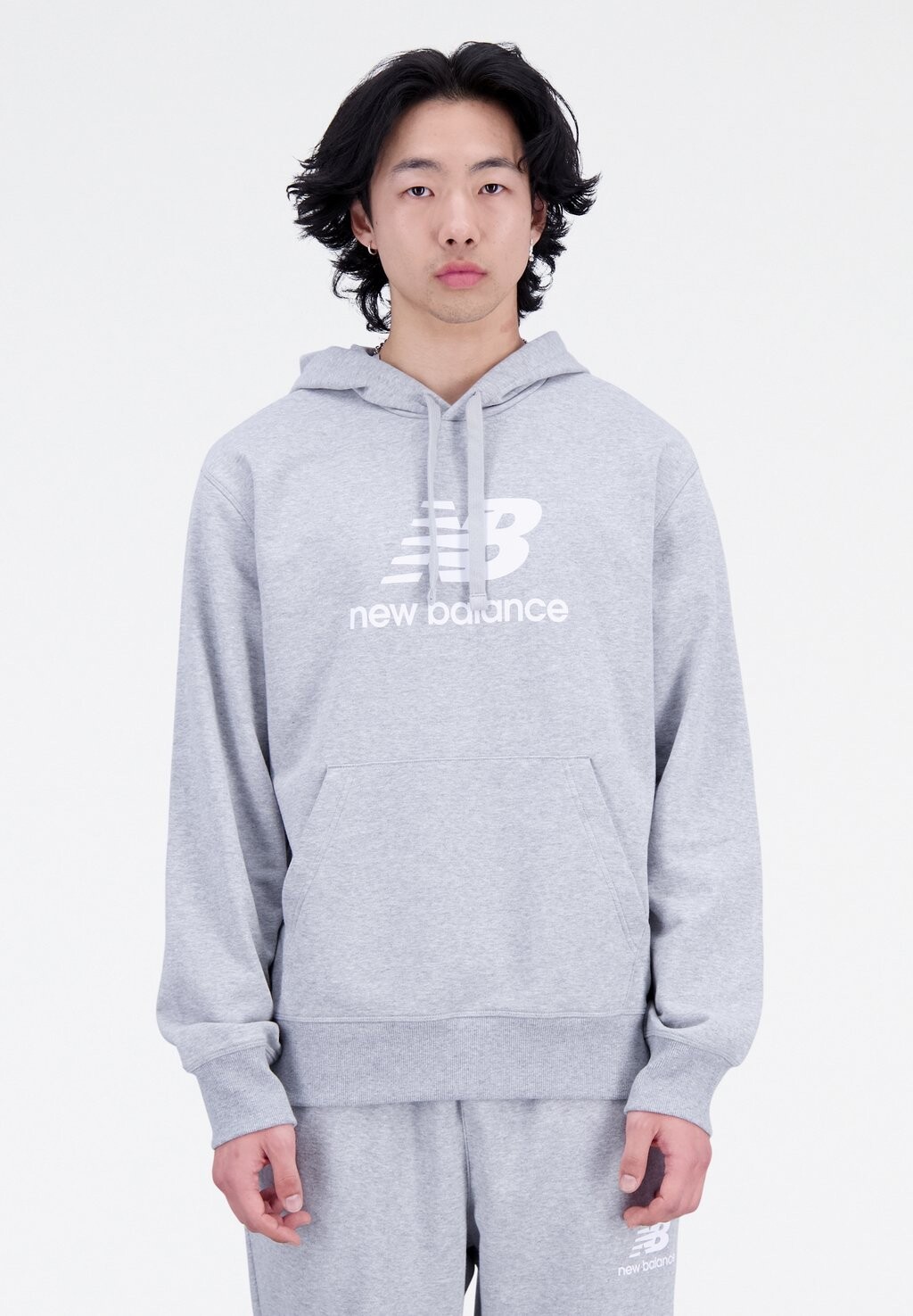 

Толстовка ESSENTIALS STACKED LOGO HOODIE New Balance, спортивный серый