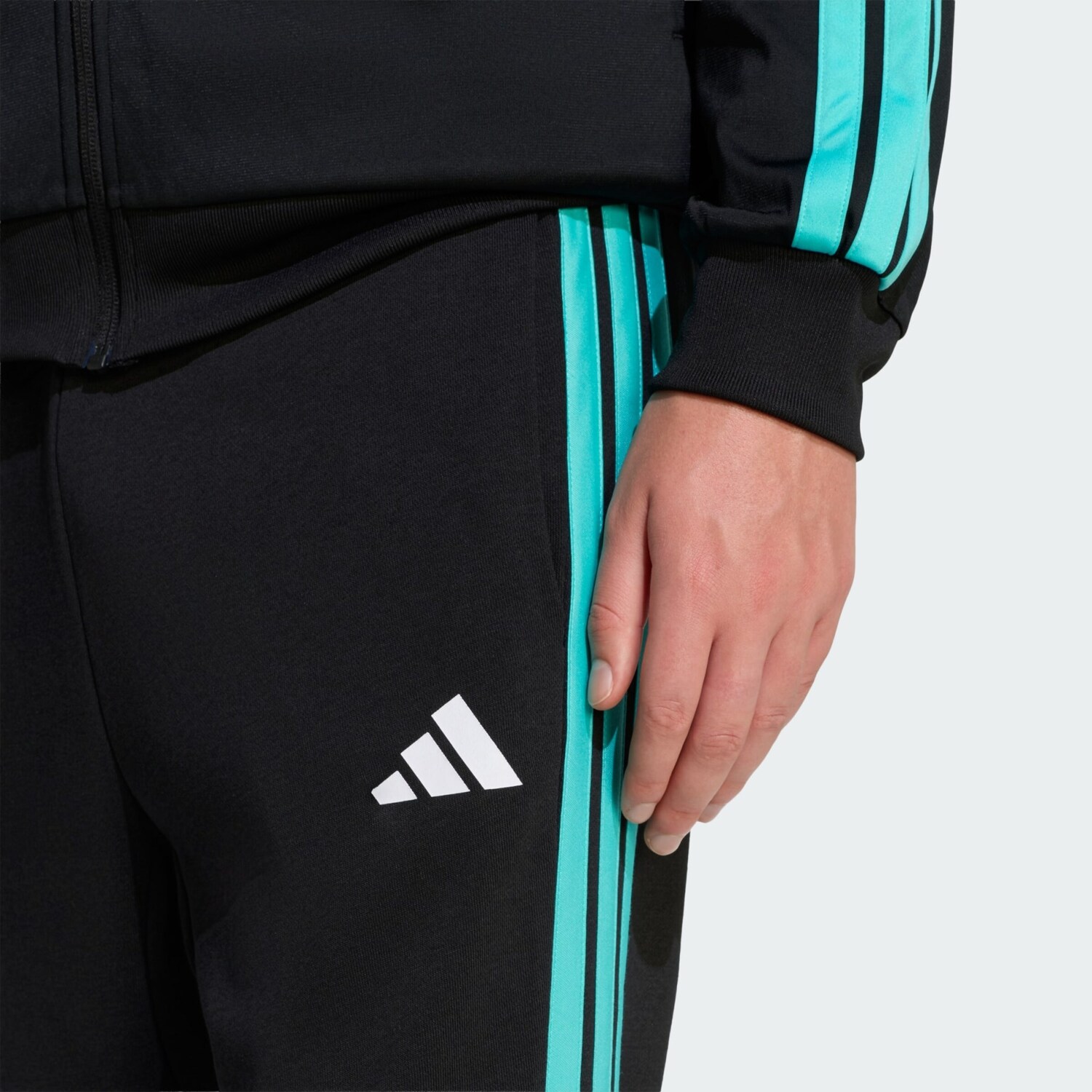 Adidas Performance Узкие спортивные штаны 'Mercedes-AMG Petronas Formula 1 Team DNA' в черном цвете — фото 4
