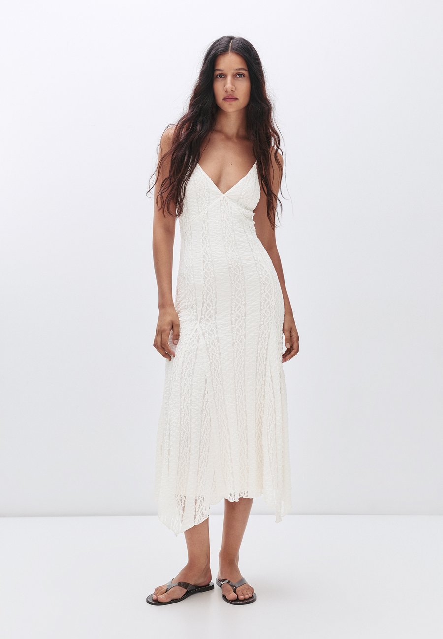 

Платье PULL&BEAR Day dress, White