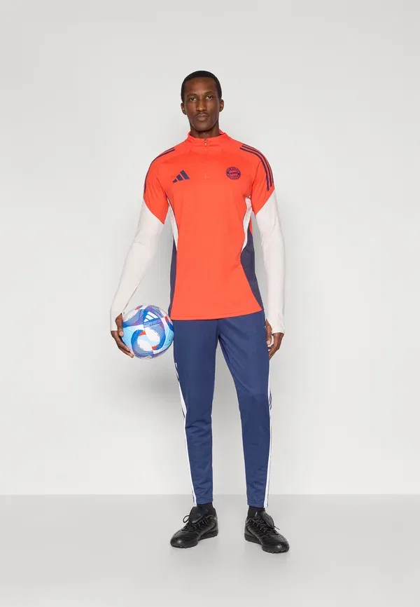 Футболка тренировочная Adidas Performance Fc Bayern 2025/2026 Tiro25 Competition Training Top Club Wear, красная — фото 2