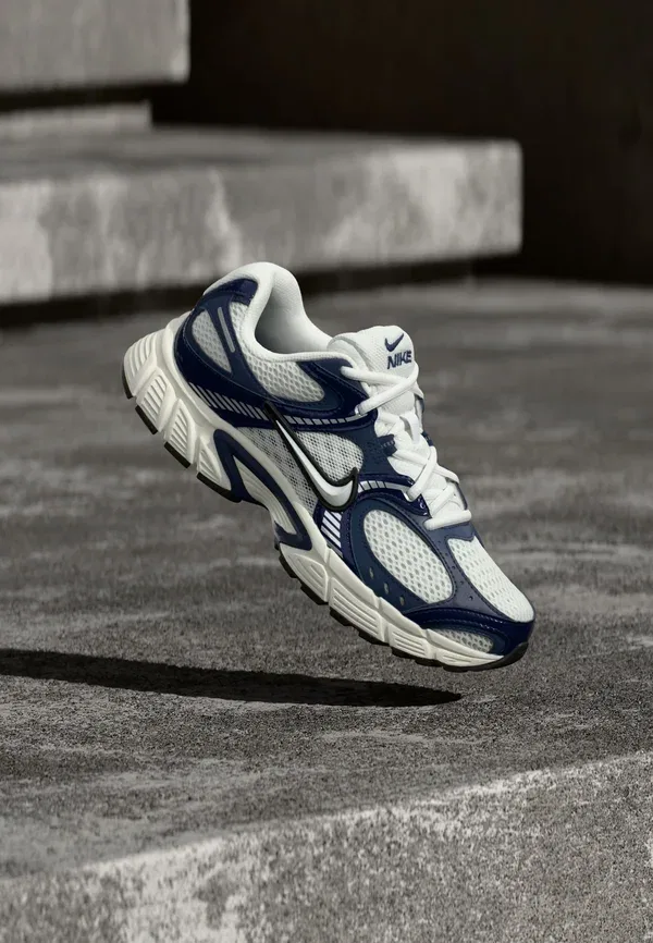 Кроссовки Nike Sportswear V5 rnr, белый/тёмно-синий/металлик-серебристый