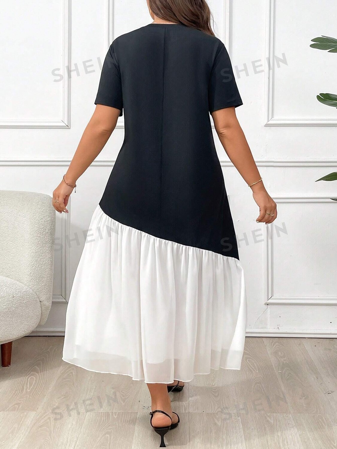 

Privé Летнее платье больших размеров с круглым вырезом и цветными блоками, с рюшами и подолом, с короткими рукавами Shein, черно-белый