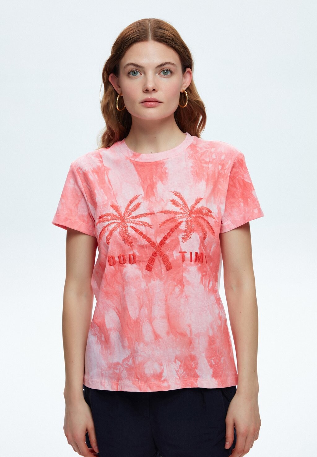 

Футболка с принтом EMBROIDERED SHORT SLEEVE adL, розовый