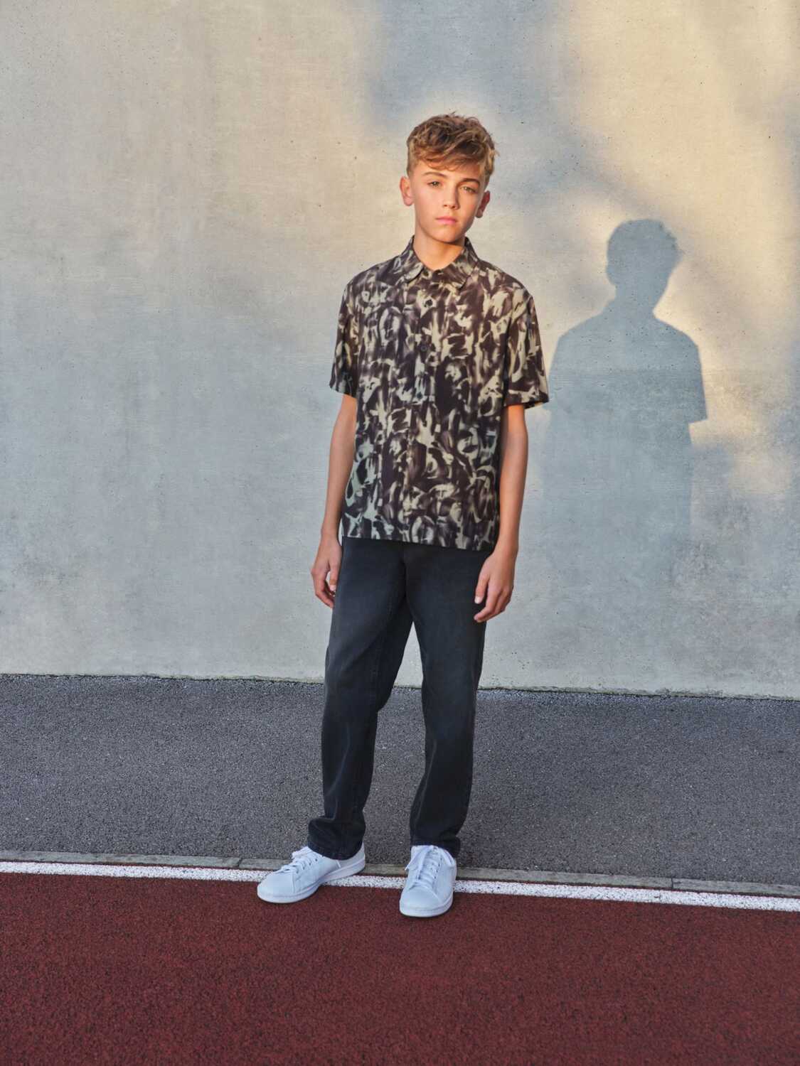 Next Рубашка на пуговицах Regular fit в оливковом, темно-зеленом цвете — фото 3