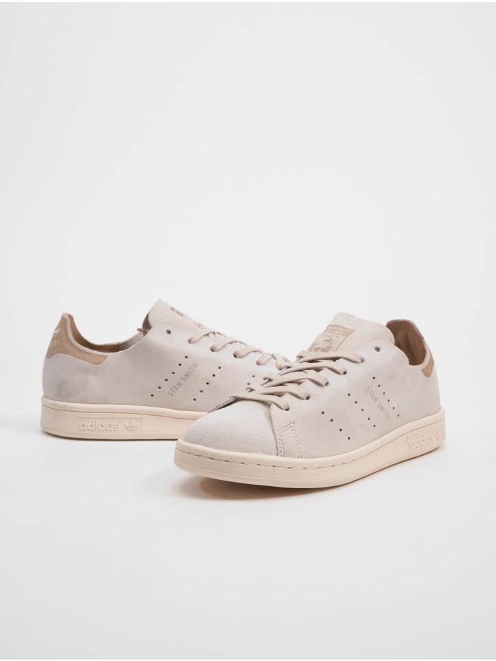 

Кроссовки на шнуровке adidas, цвет clear brown/linen khaki