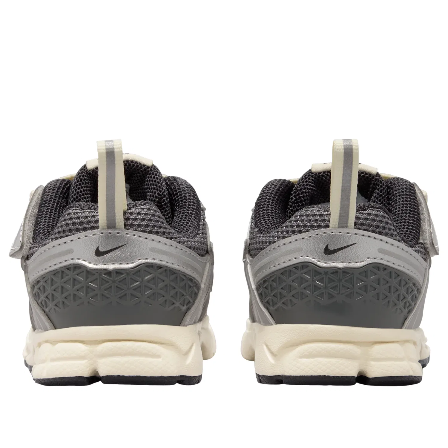 Кроссовки Nike Air Zoom Vomero 5 'Iron Grey Coconut Milk Chrome' IM9466-002, серый — фото 2