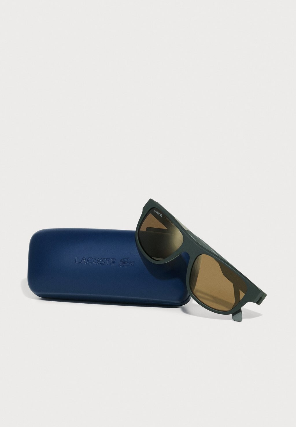 

Солнцезащитные очки Lacoste, хаки