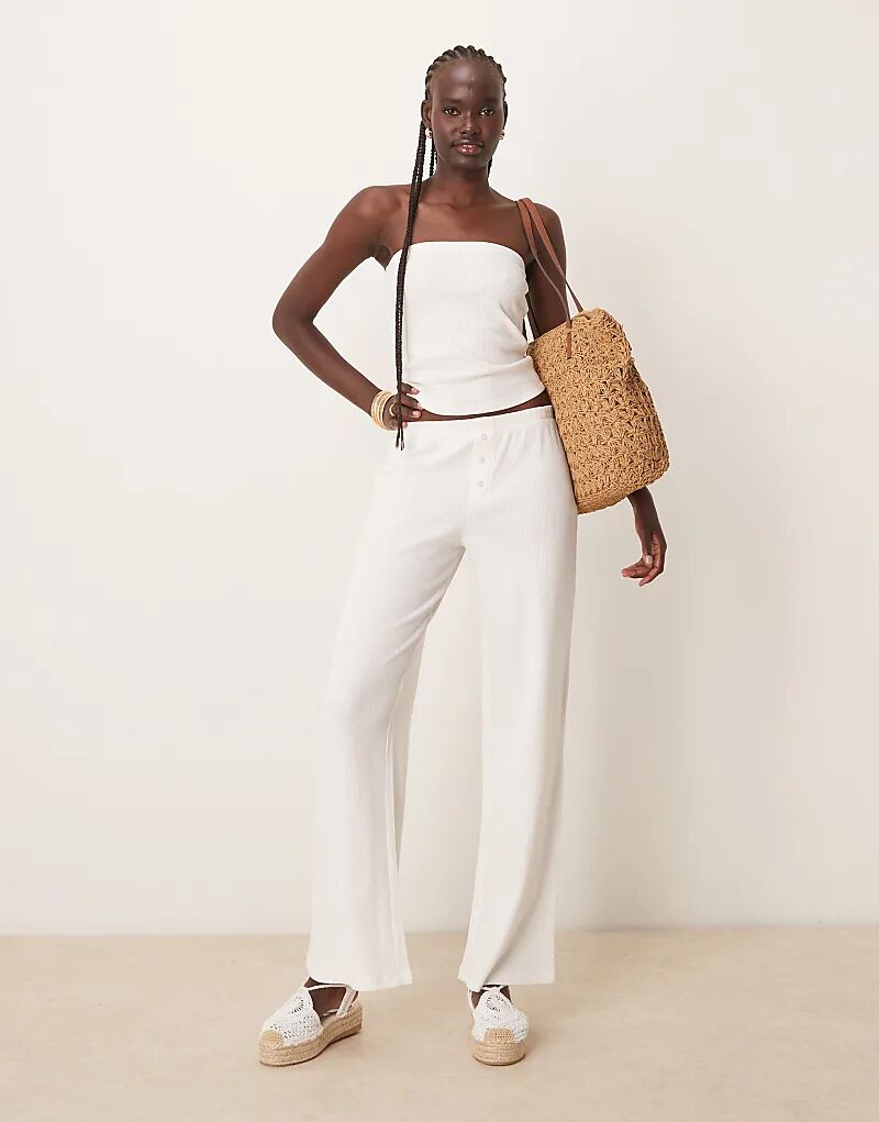 

Широкие вафельные брюки ASOS DESIGN кремового цвета
