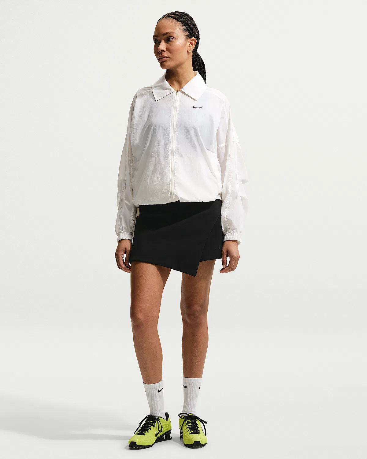 Женская свободная легкая UV-куртка Nike Sportswear, Sail/Black — фото 4