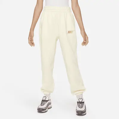 

Брюки Nike Sportswear Club Fleece, цвет Coconut Milk/Metallic Gold