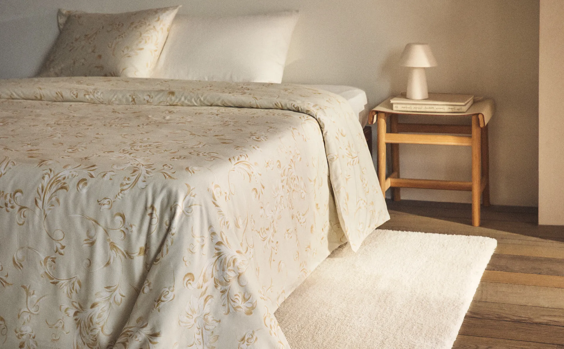 

Пододеяльник с принтом листьев Zara Home, золотой