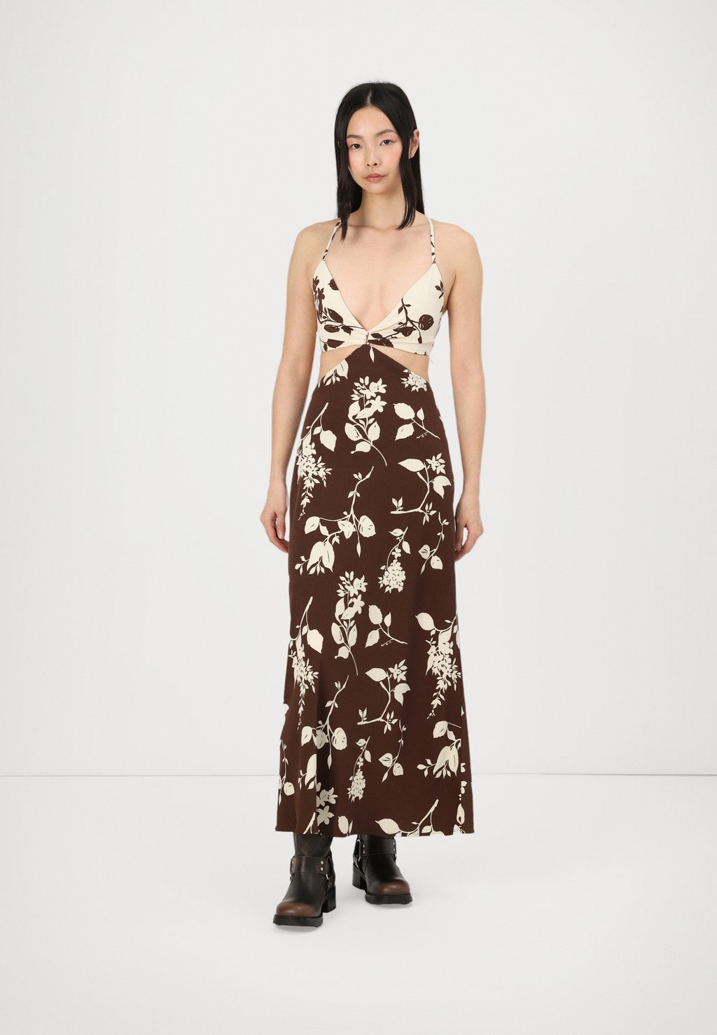 

Платье макси RESORT RING CUT OUT SLIP MAXI DRESS Abercrombie & Fitch, коричневый