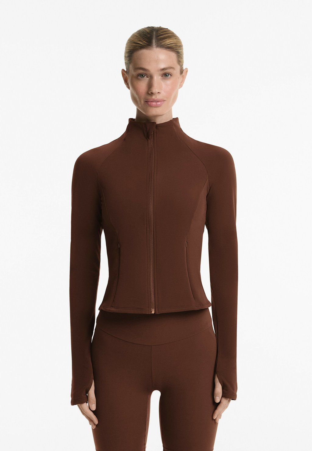 

Тренировочная куртка WARM CROPPED TECHNICAL OYSHO, цвет Mottled Brown