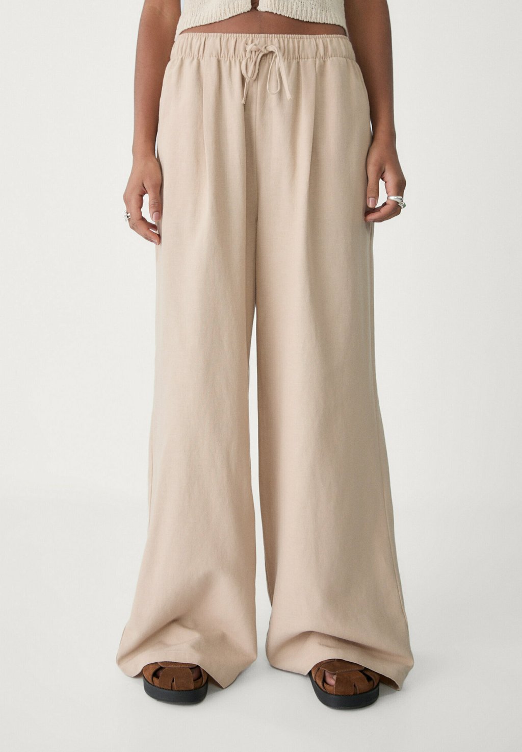 

Спортивные брюки WIDE Stradivarius, Stone