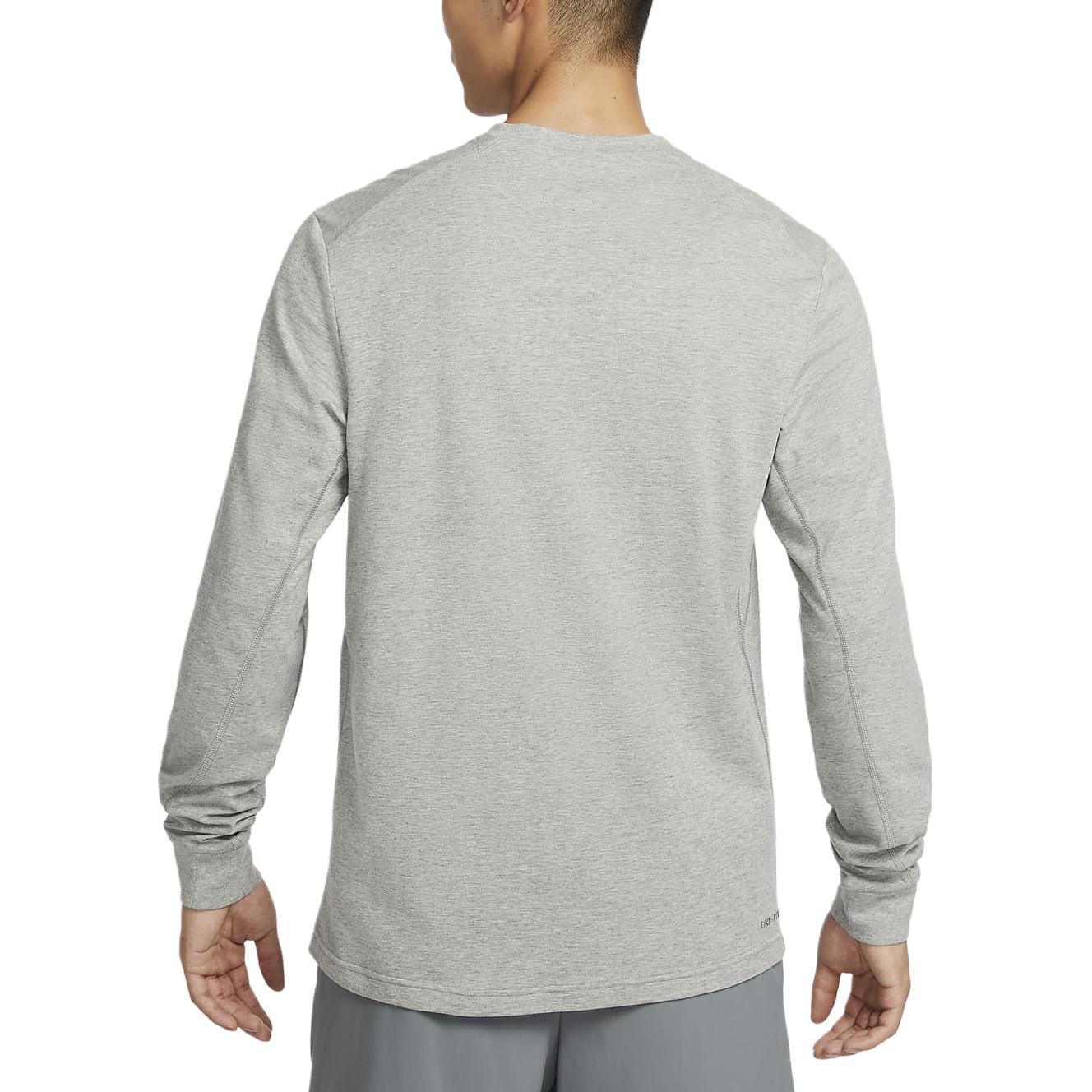 Nike Футболка dri fit мужская тонированная темно-серый/тонирующий/дымчато-серый — фото 4