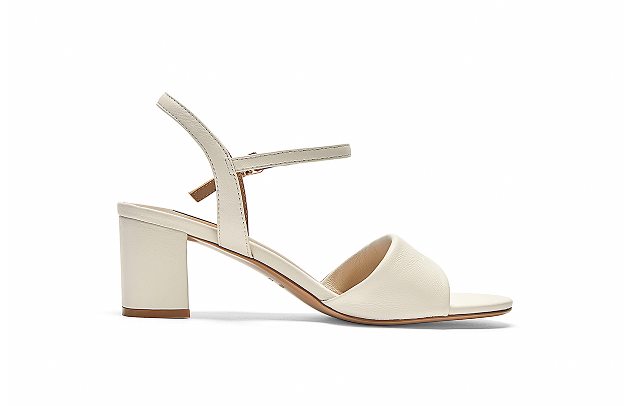 Сандалии на одной бретели 5,8 см женские экрю NINE WEST — фото 4