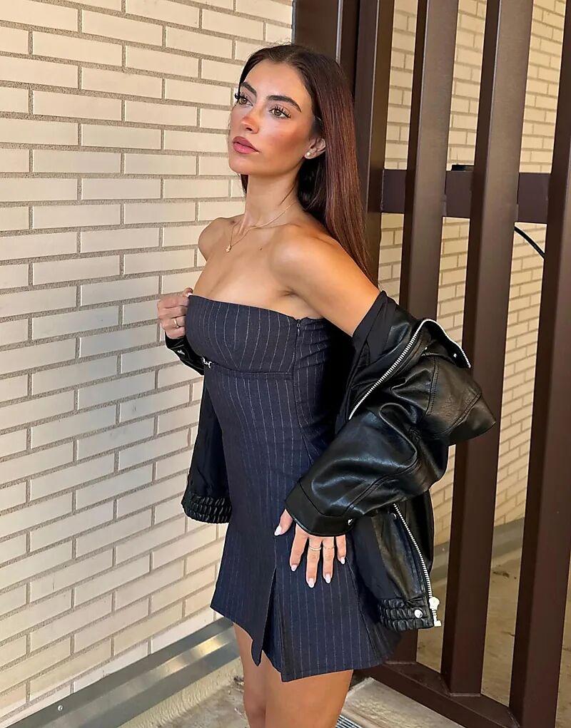 

Мини-платье Bershka Bandeau с поясом темно-синего цвета