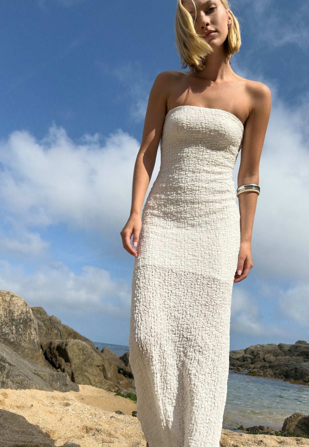 

Платье-джемпер RUSTIC WITH BANDEAU NECKLINE - Maxi dress Bershka, бежевый