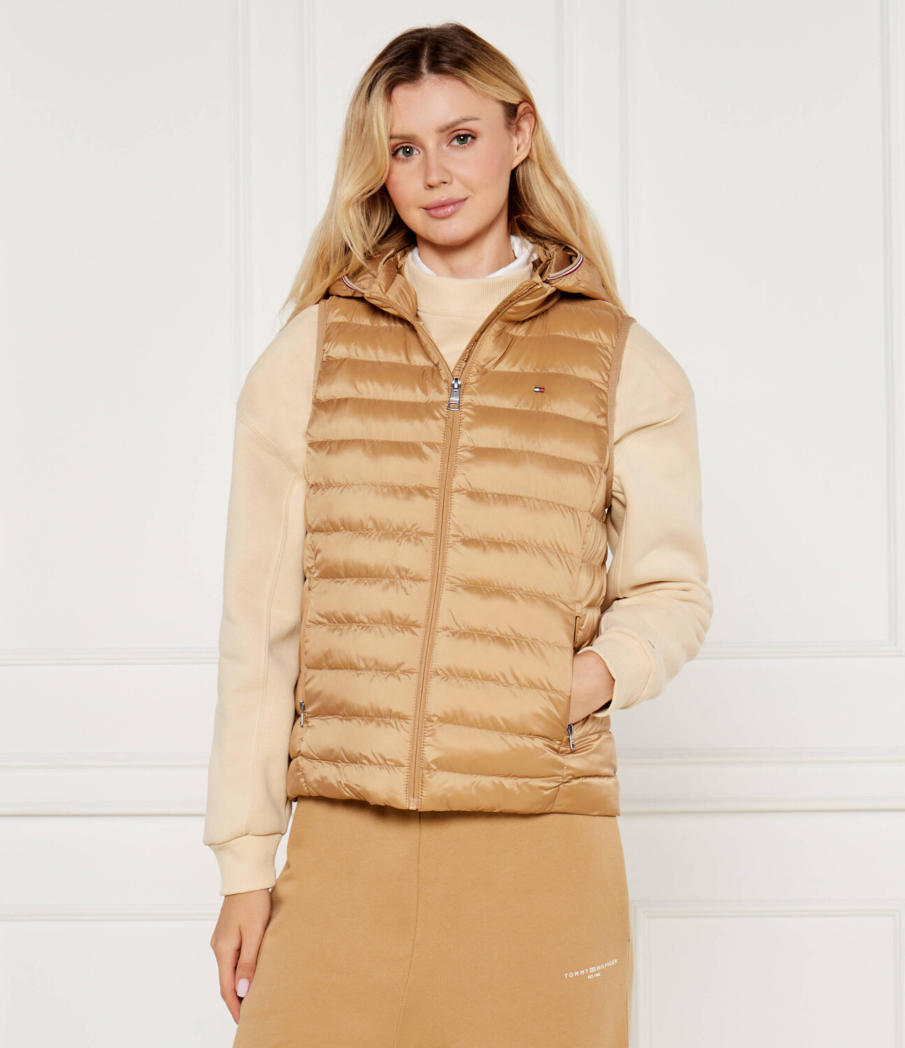

Куртка Tommy Hilfiger Regular Fit, бежевый