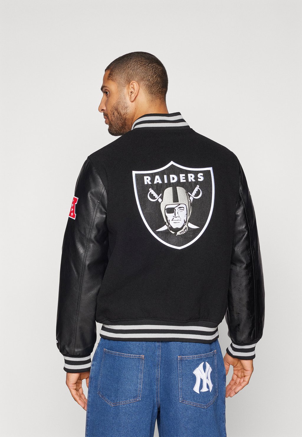 

Тренировочная куртка NFL LAS VEGAS RAIDERS VARSITY JACKET New Era, черный