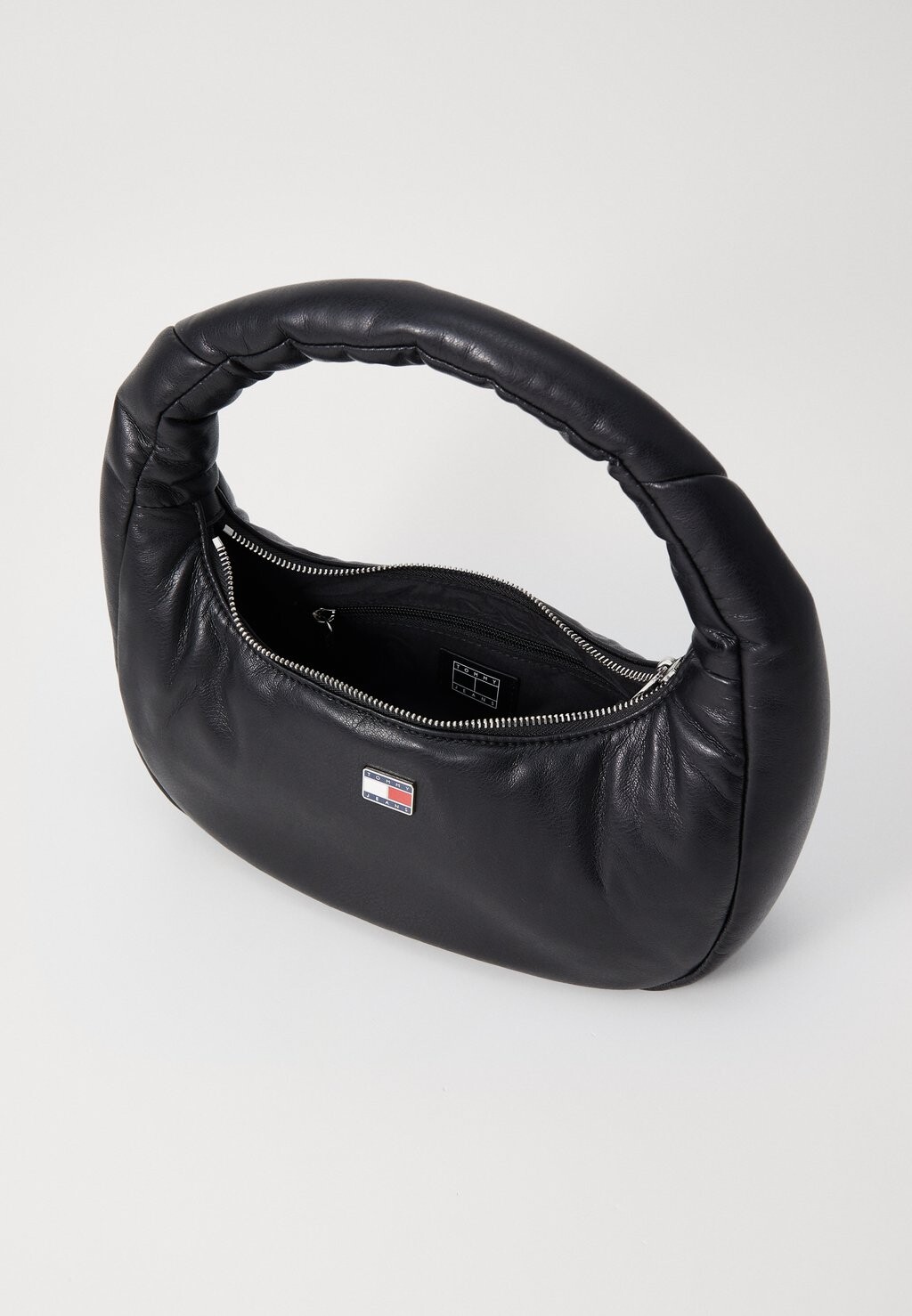 

Сумка PILLOW SHOULDER BAG Tommy Jeans, черный