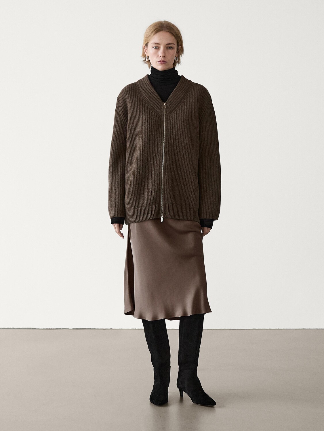 

Кардиган из 100% шерсти с V-образным вырезом Massimo Dutti, коричневый