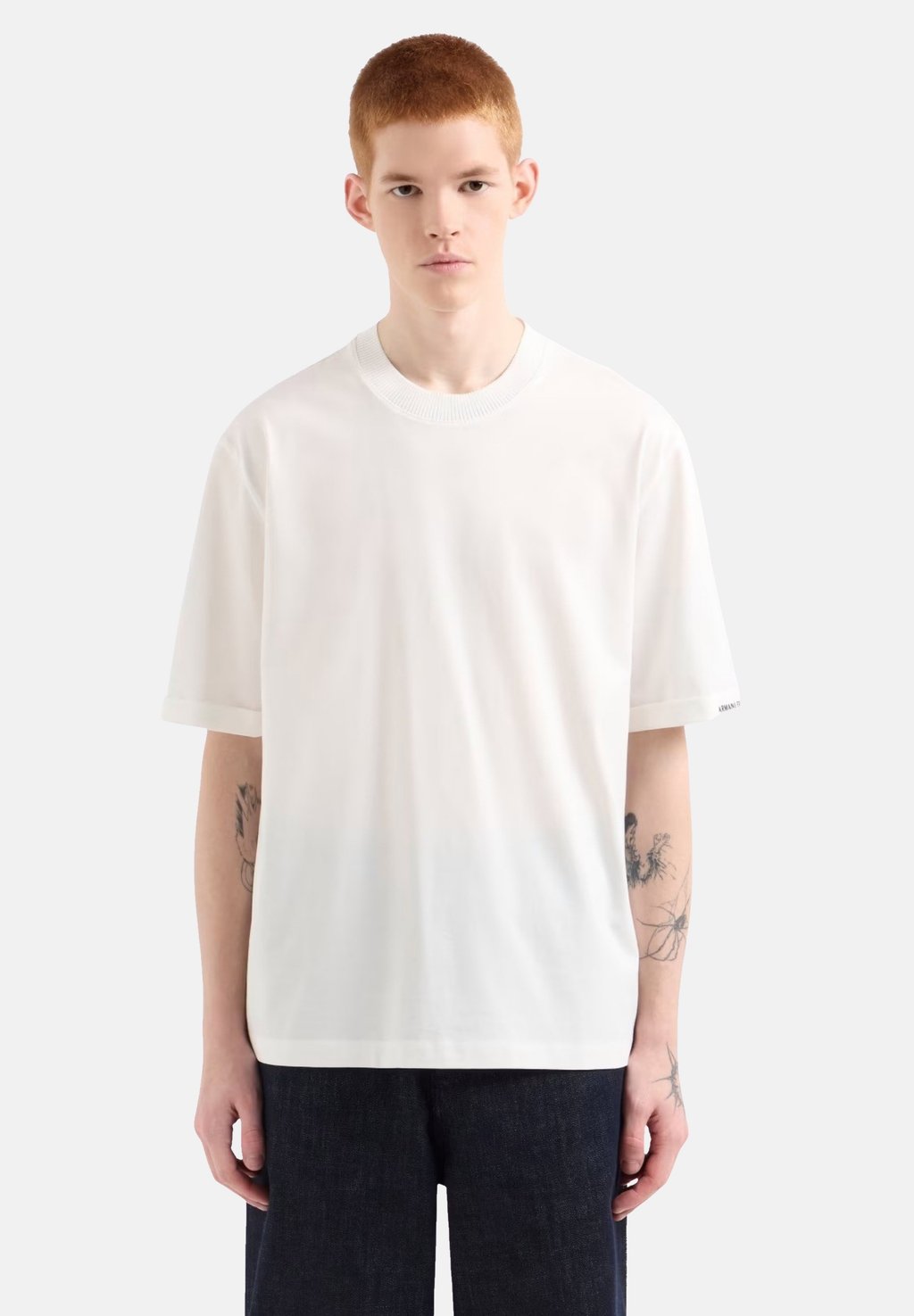 

Базовая футболка Armani Exchange, белый