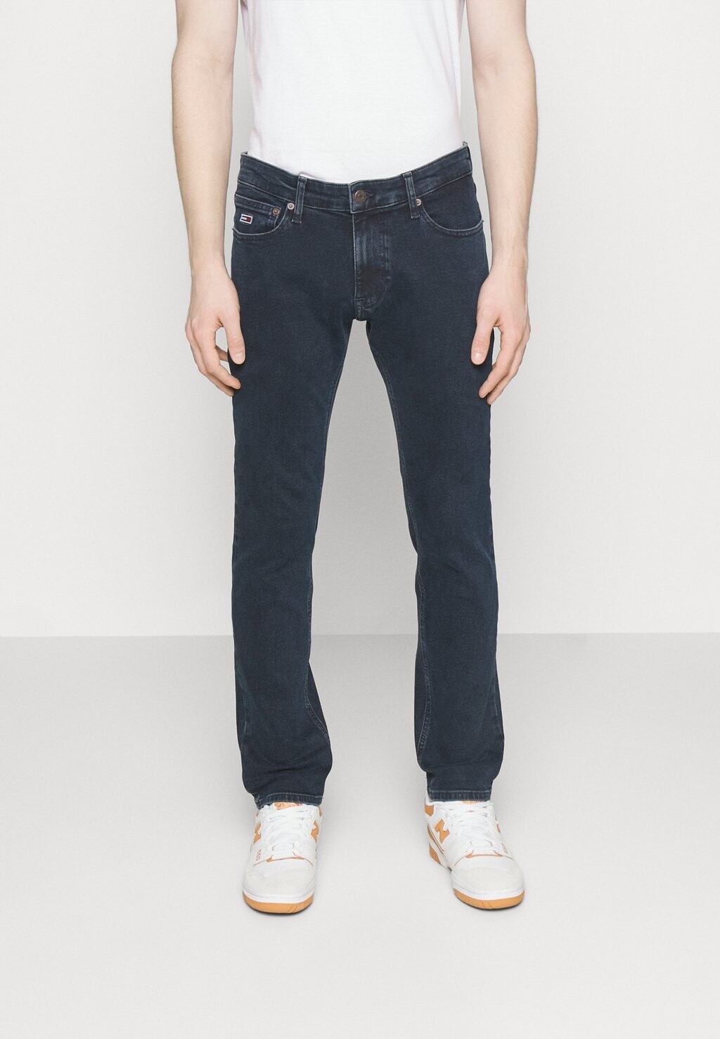 

Джинсы приталенного кроя SCANTON SLIM Tommy Jeans, деним черный