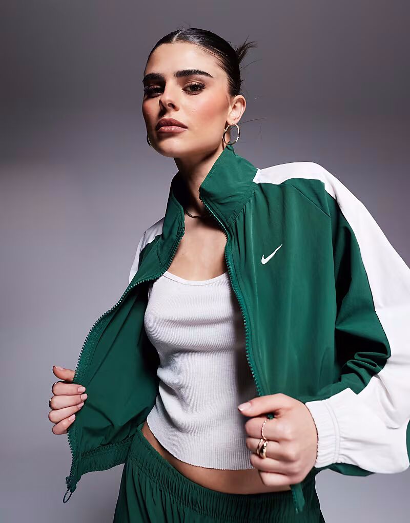 

Куртка Nike Trend Woven Windrunner, зеленый/белый