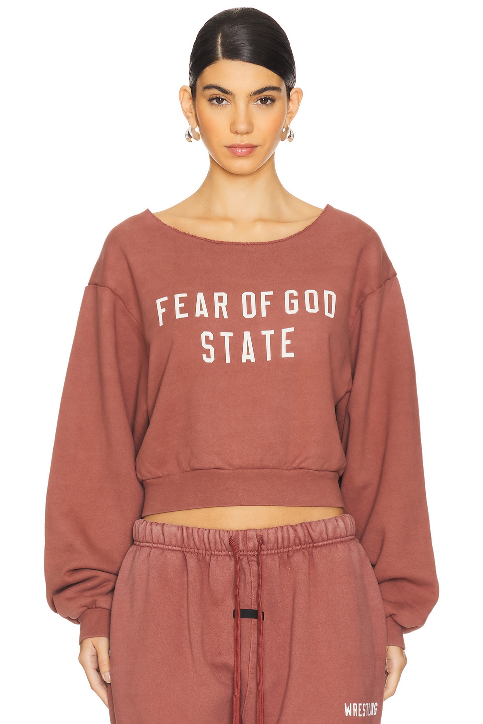 

Укороченная толстовка Fear Of God Essentials, цвет crimson