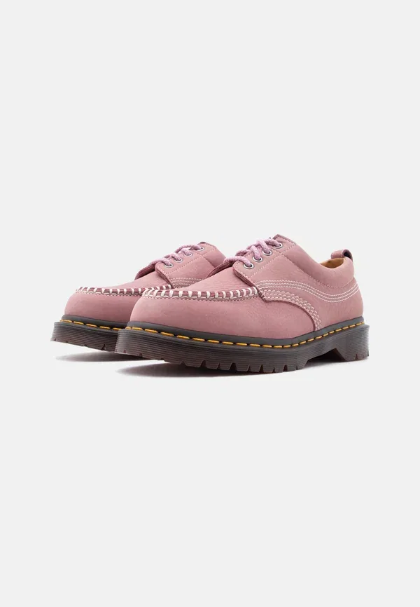 Туфли Lowell 4 eye shoe casual lace ups Dr. Martens, пыльно-розовый — фото 2